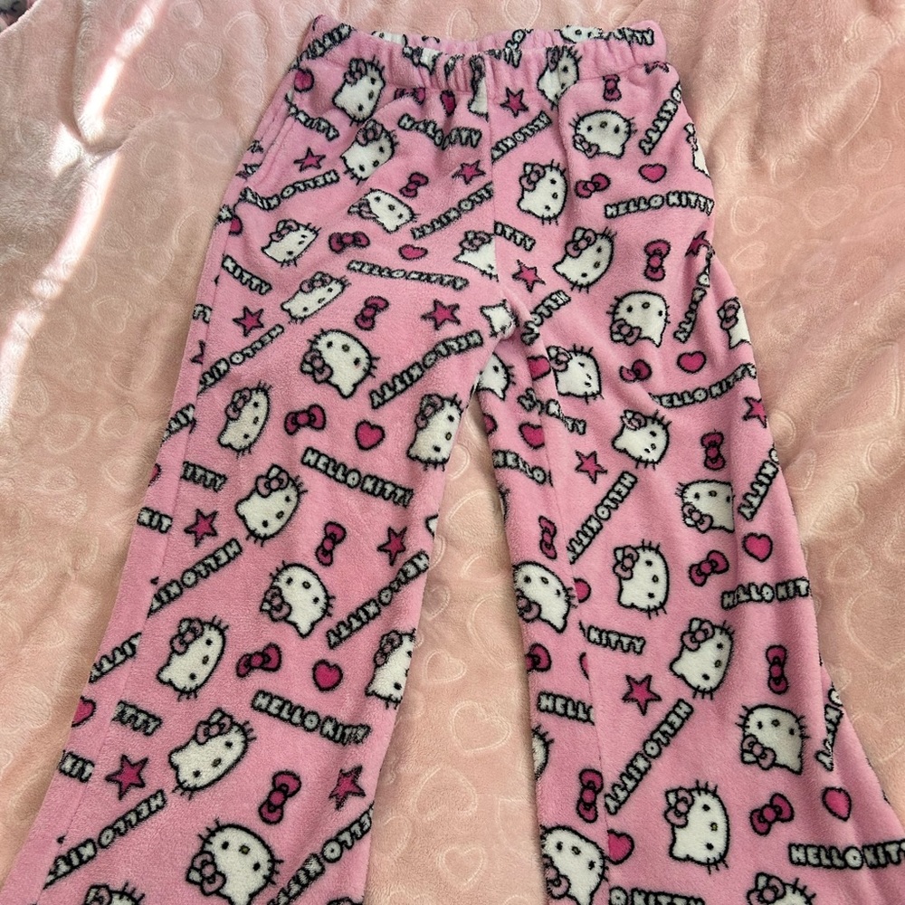 ($SOLD$)Hello Kitty pajama fleece medium forever 21